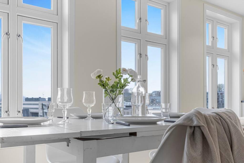 New! Huge Modern Apartment! Fit For Two Families! برغن المظهر الخارجي الصورة