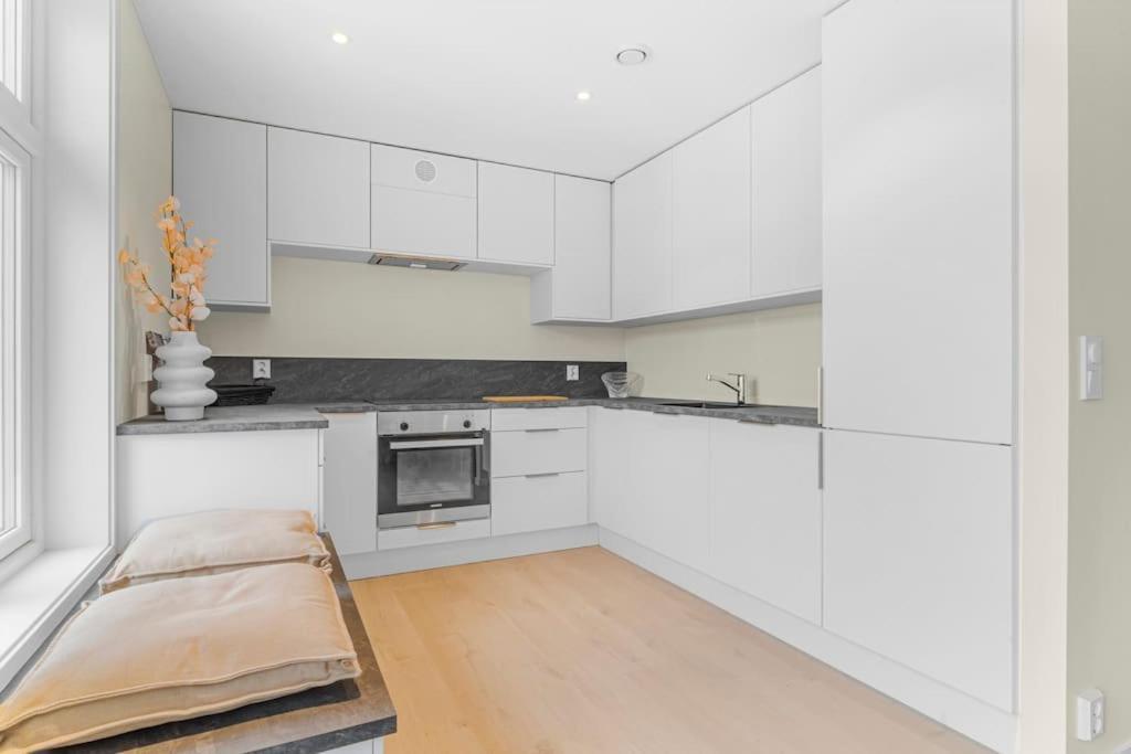New! Huge Modern Apartment! Fit For Two Families! برغن المظهر الخارجي الصورة